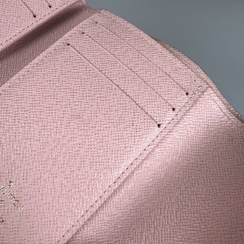 LV M62360 老花粉紅Victorine短夾-11