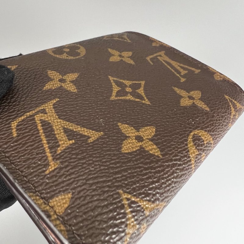 LV M62360 老花粉紅Victorine短夾-14