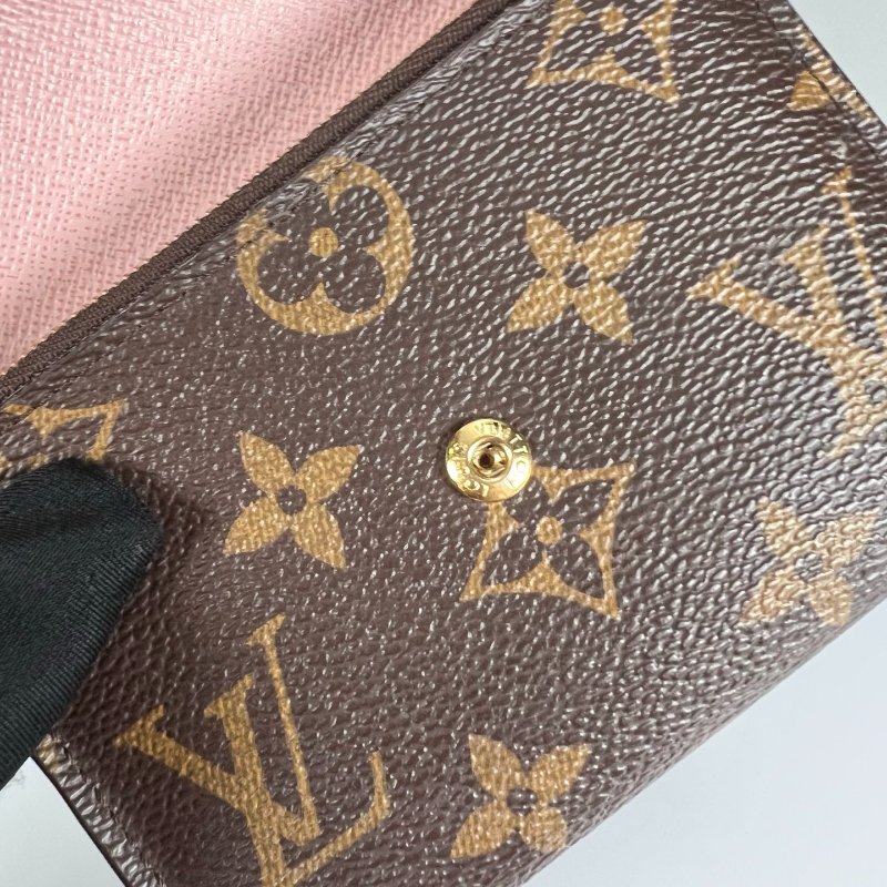 LV M62360 老花粉紅Victorine短夾-15