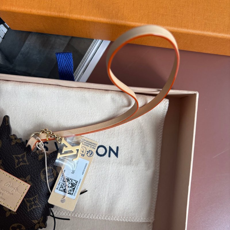 Grace Coddington ::LOUIS VUITTON:: LV M02944 LV Cat 波斯貓手袋皮革吊飾 掛飾-6