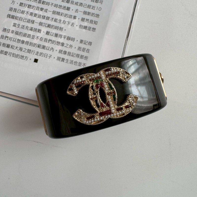 💥穿搭超適合💥Chanel 黑色亮鑽雙C手環-0