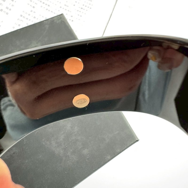 💥穿搭超適合💥Chanel 黑色亮鑽雙C手環-6