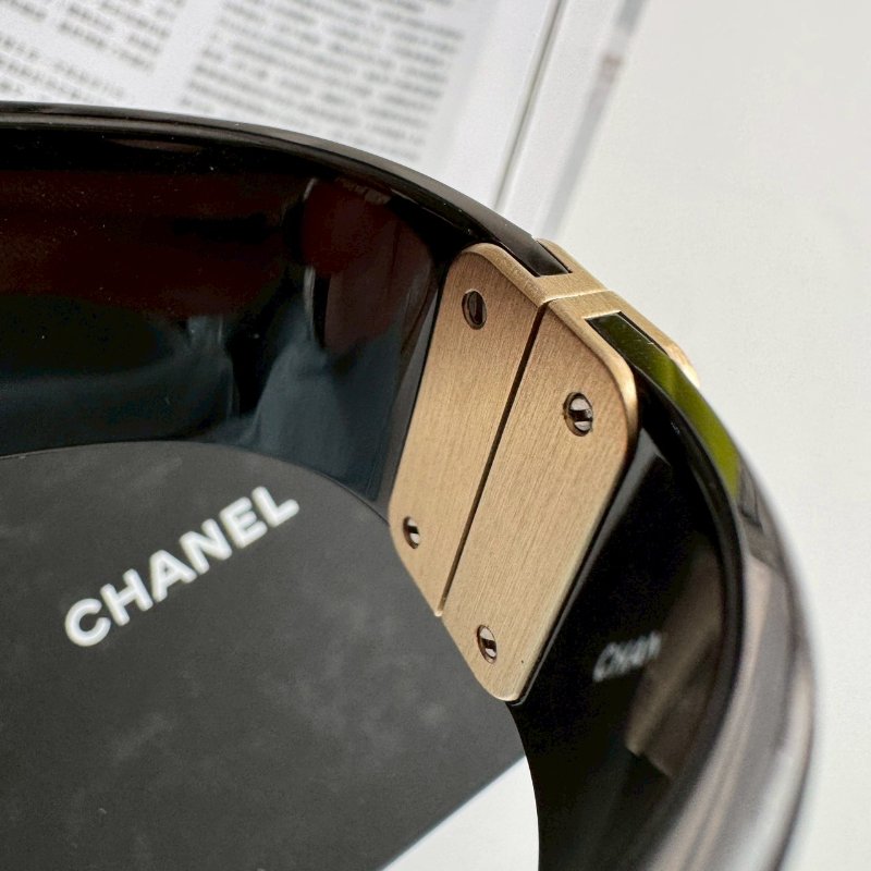 💥穿搭超適合💥Chanel 黑色亮鑽雙C手環-8