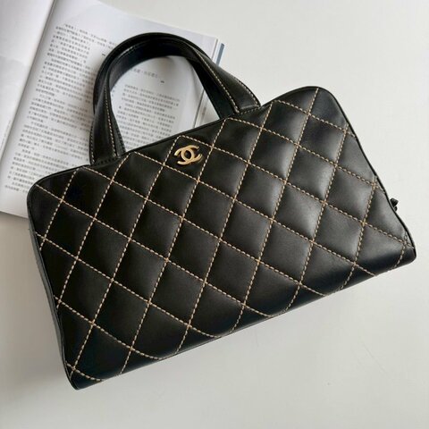 💝跑咖拍照超美💝Chanel 黑色菱格縫線學院肩背包