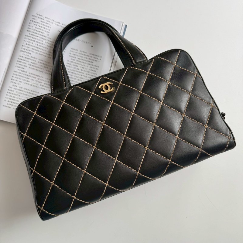 💝跑咖拍照超美💝Chanel 黑色菱格縫線學院肩背包-0