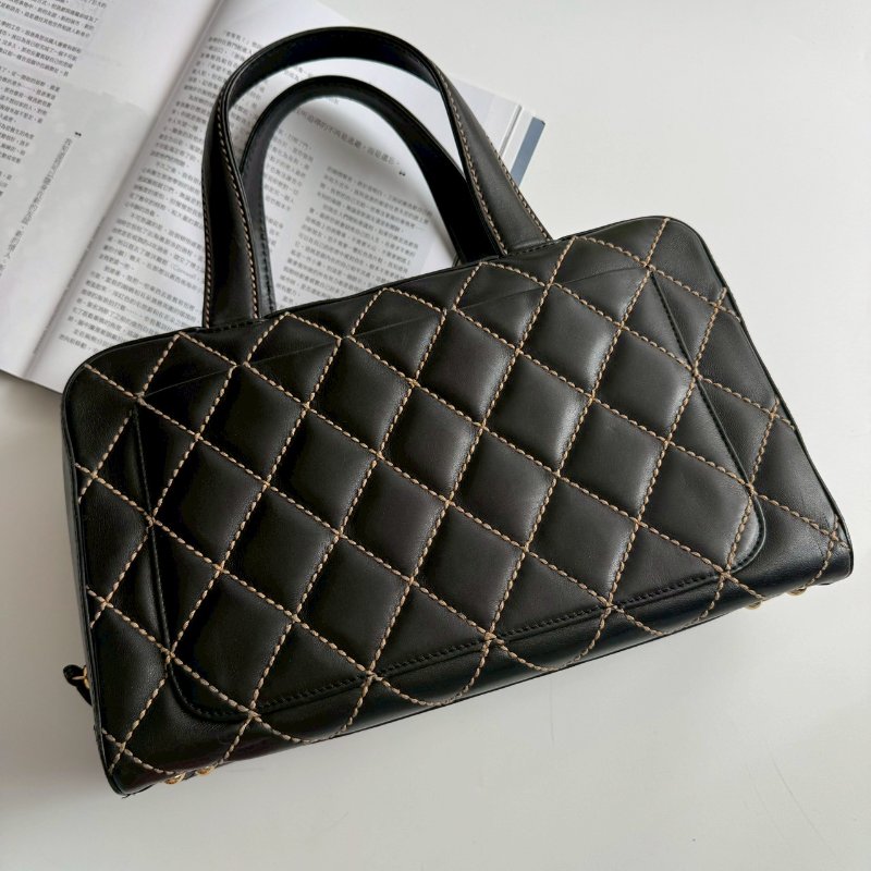 💝跑咖拍照超美💝Chanel 黑色菱格縫線學院肩背包-1