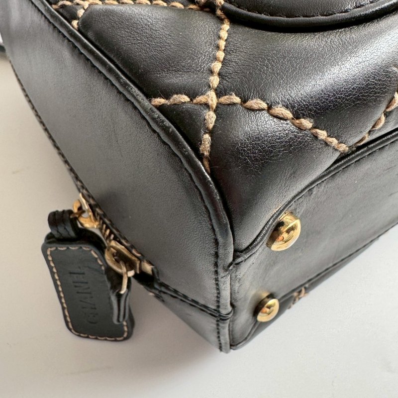 💝跑咖拍照超美💝Chanel 黑色菱格縫線學院肩背包-8