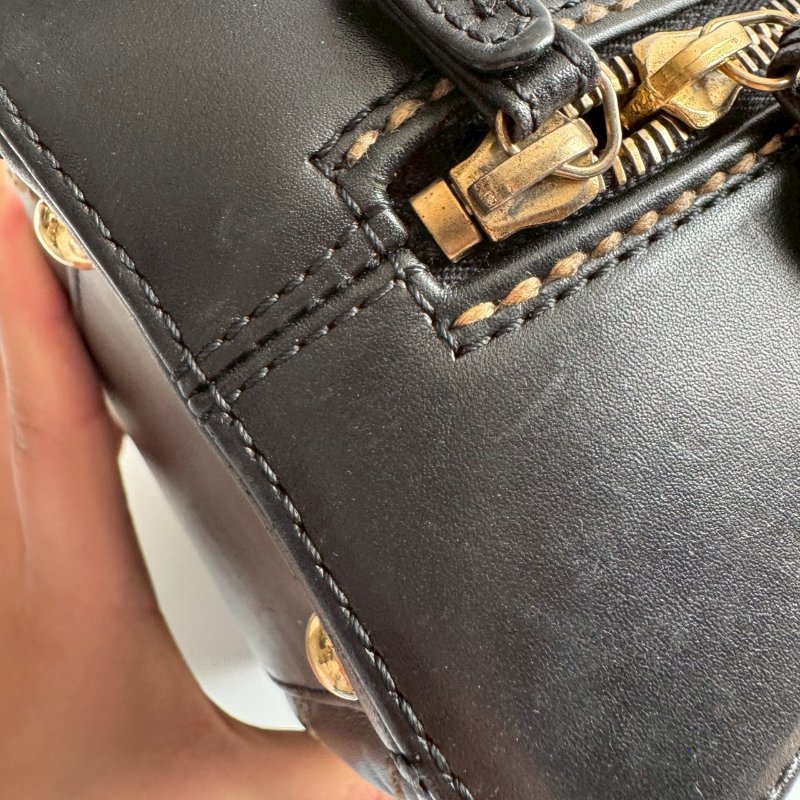 💝跑咖拍照超美💝Chanel 黑色菱格縫線學院肩背包-16