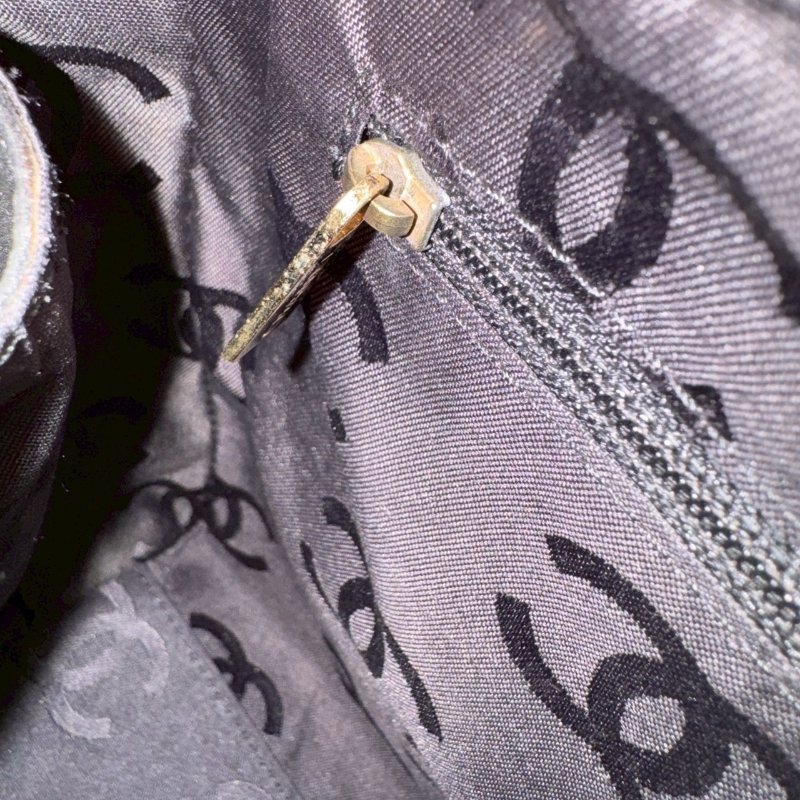 💝跑咖拍照超美💝Chanel 黑色菱格縫線學院肩背包-23