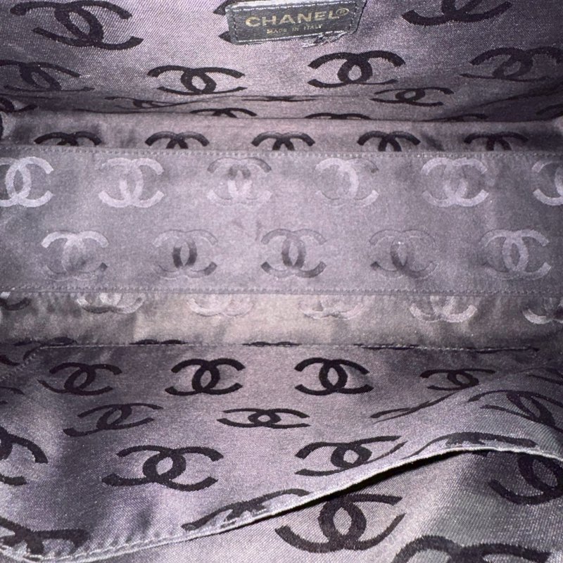 💝跑咖拍照超美💝Chanel 黑色菱格縫線學院肩背包-24