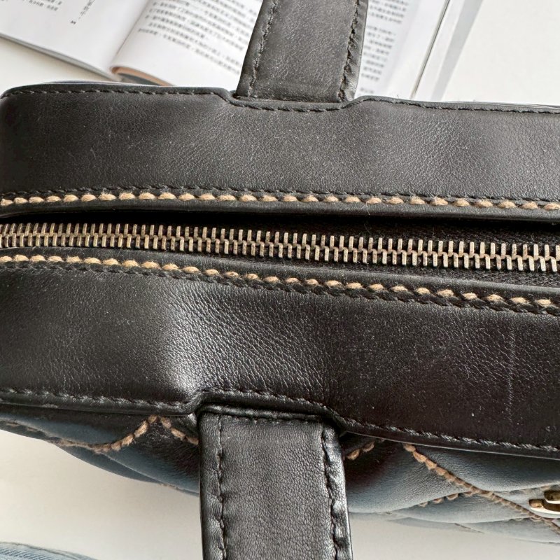 💝跑咖拍照超美💝Chanel 黑色菱格縫線學院肩背包-25