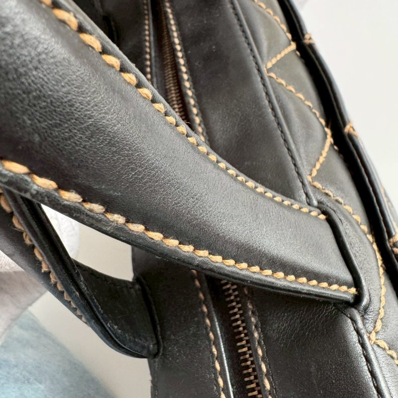 💝跑咖拍照超美💝Chanel 黑色菱格縫線學院肩背包-27