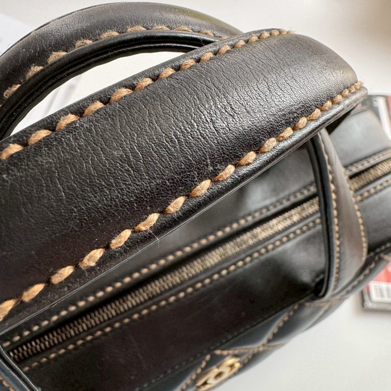 💝跑咖拍照超美💝Chanel 黑色菱格縫線學院肩背包-28