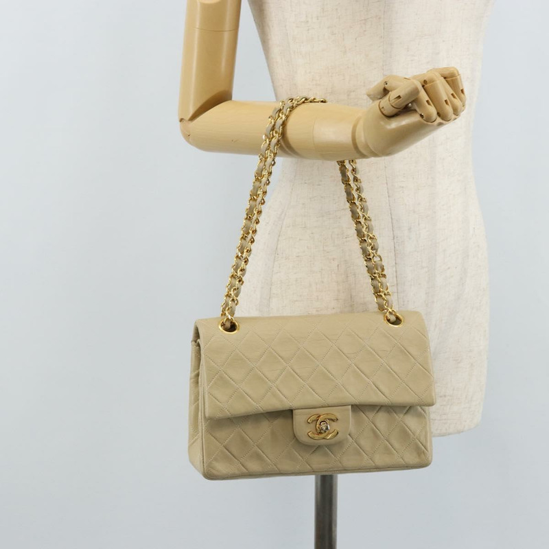 【日本直送】香奈兒雙蓋鏈條Matelasse23手袋，羊皮材質，米色，金色CC標誌，正品編號173005SAV-27