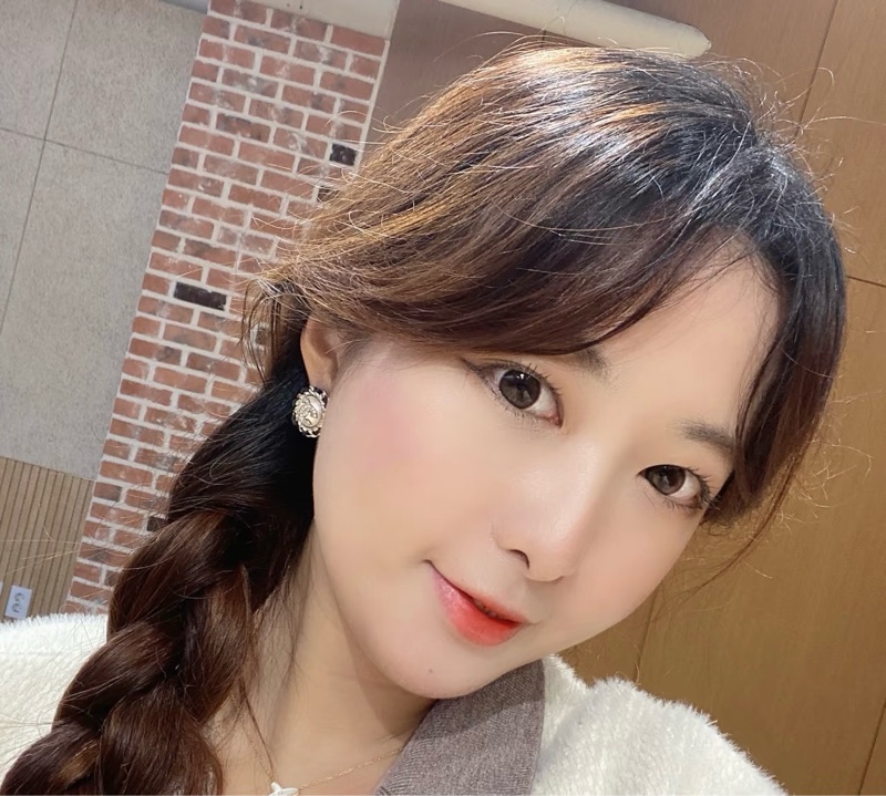 Chanel 香奈兒缺貨款logo水鑽淡金釦皮穿鏈耳環-7