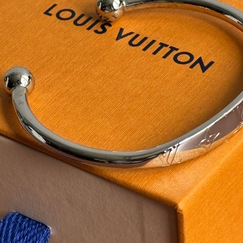 ::LOUIS VUITTON:: LV M64839 Monogram Jonc Bracelet 花紋鋼印 銀色金屬手鐲 手環-3