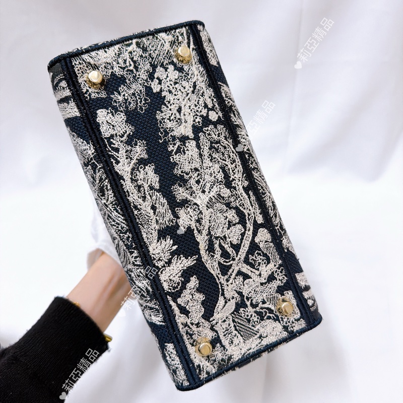 莉亞精品♡ Dior 動物刺繡黛妃包 二手美包-6