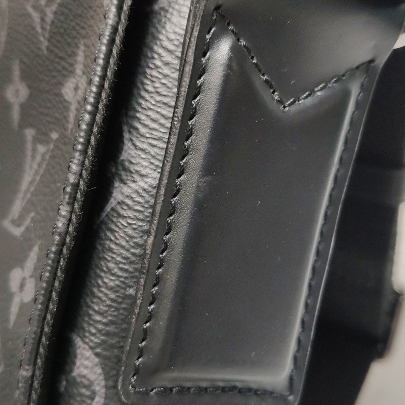 Louis Vuitton (LV)District牛皮Monogram印花翻 蓋郵差包斜背包單肩包-18