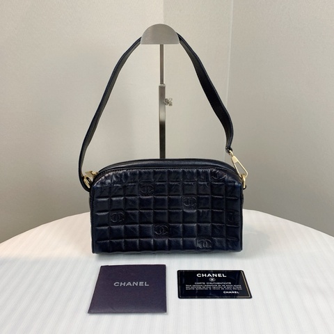 香奈兒/Chanel 金扣黑色冰格紋飯盒腋下包20.5x6.5x10cm
