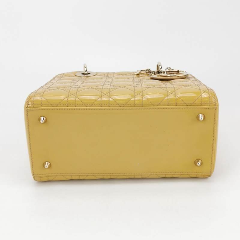 Dior Lady Dior戴妃包款中型漆皮藤格紋字母Logo吊飾單肩包-5