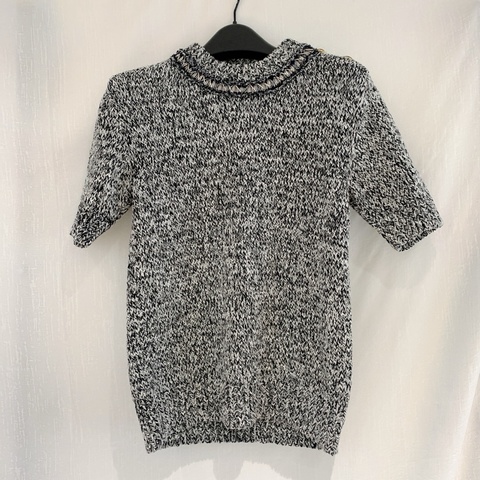 路易威登/Louis Vuitton 黑白針織短袖毛衣T恤 串珠裝飾肩扣 S碼