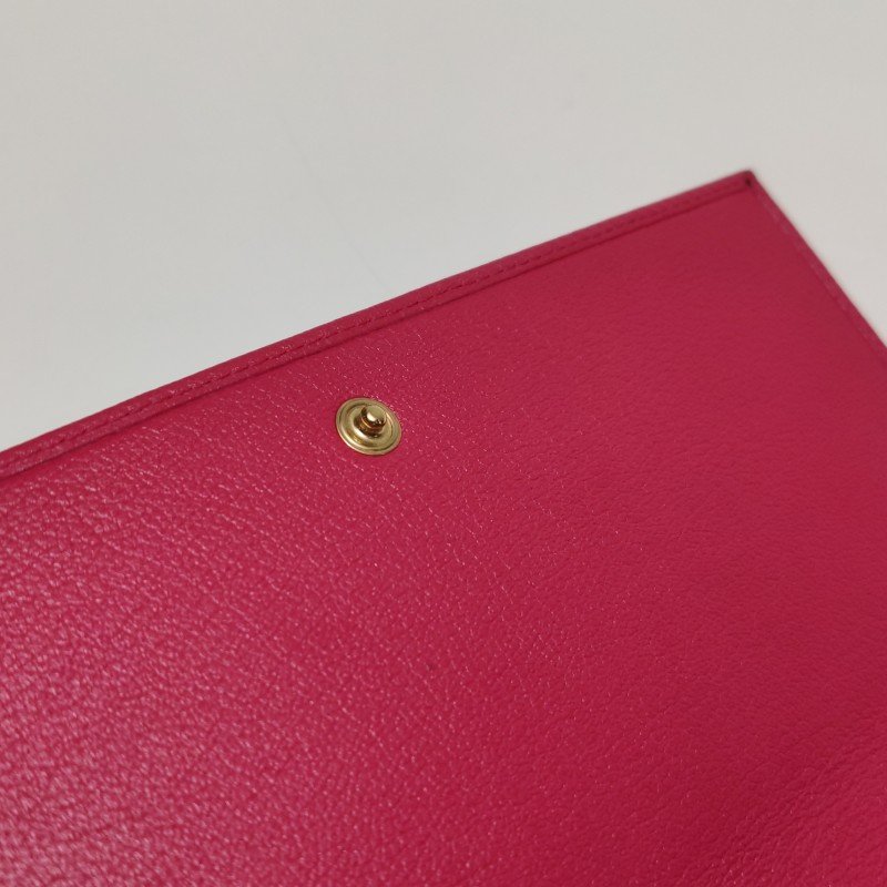 Saint Laurent 牛皮純色YSL標誌錢包-11