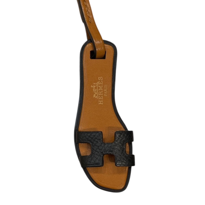 HERMES 愛馬仕 ORAN NANO H拖鞋吊飾 皮革 黑色/棕色-0