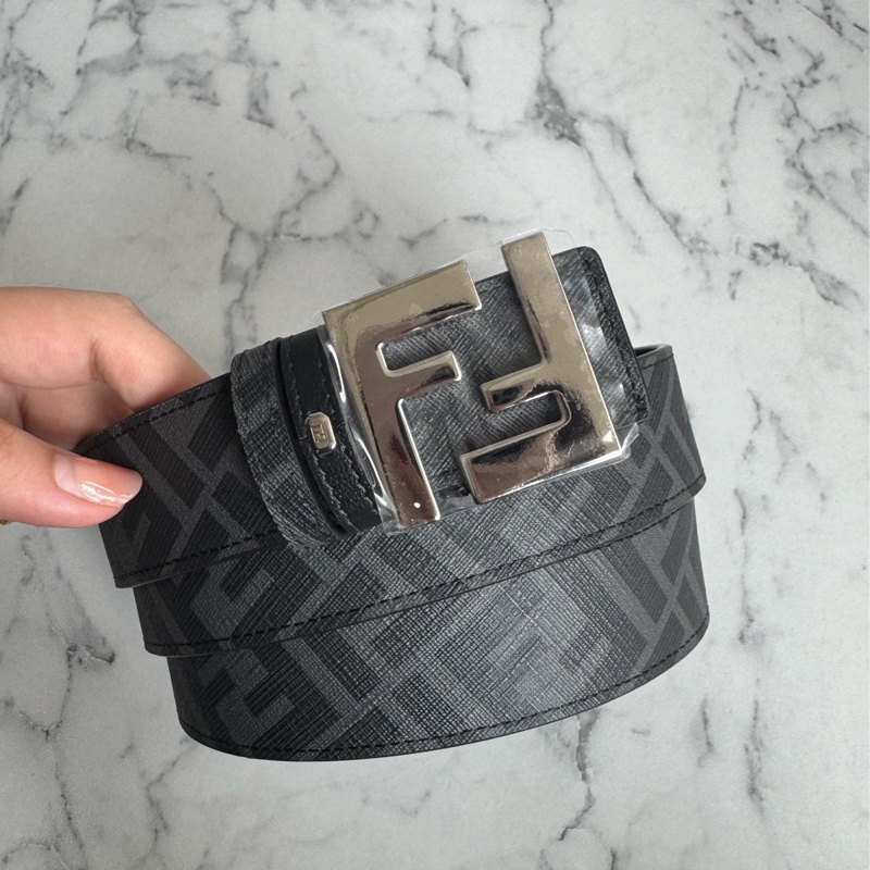 Fendi黑皮革老花銀釦皮帶110cm 膠膜未撕-0