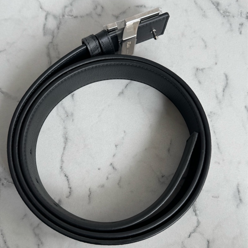 Fendi黑皮革老花銀釦皮帶110cm 膠膜未撕-2