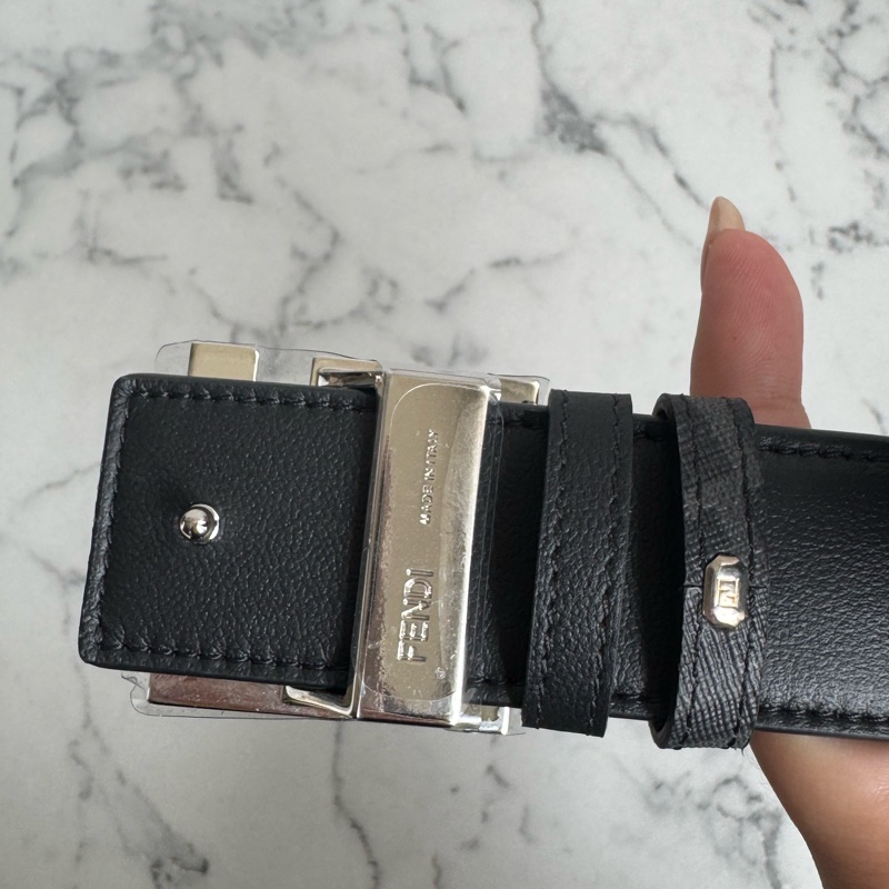 Fendi黑皮革老花銀釦皮帶110cm 膠膜未撕-4