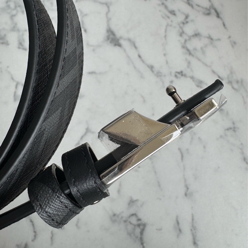 Fendi黑皮革老花銀釦皮帶110cm 膠膜未撕-6