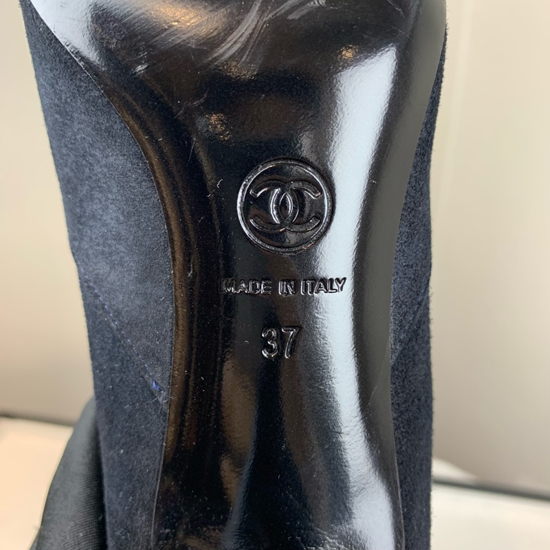 香奈兒/Chanel 金扣黑色麂皮細跟長筒靴 跟高約7公分 37碼 配件：盒子，塵袋，替換鞋跟釘-8