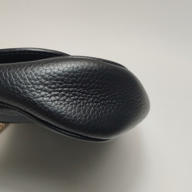 Gucci Soho標準款牛皮純色壓花雙G翻蓋包斜背包-14