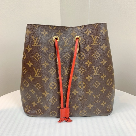 路易威登/Louis Vuitton NéoNoé MM水桶包 經典棕色老花配亮眼的紅色牛皮 26x17.5x26cm