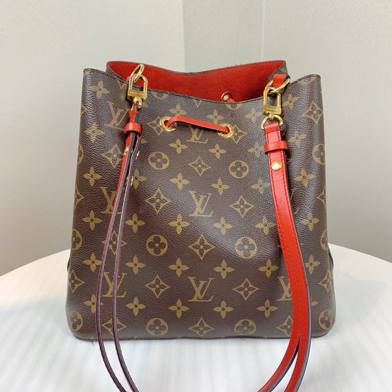 路易威登/Louis Vuitton NéoNoé MM水桶包 經典棕色老花配亮眼的紅色牛皮 26x17.5x26cm-1