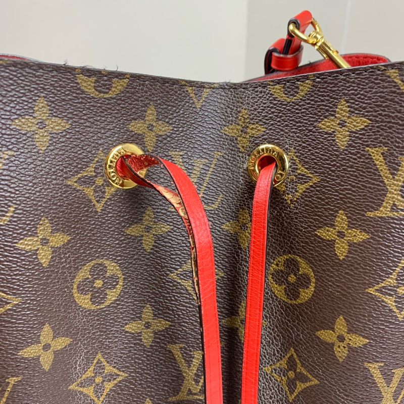 路易威登/Louis Vuitton NéoNoé MM水桶包 經典棕色老花配亮眼的紅色牛皮 26x17.5x26cm-5