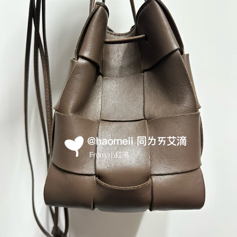 BOTTEGA VENETA Cassette 斜背水桶包-2