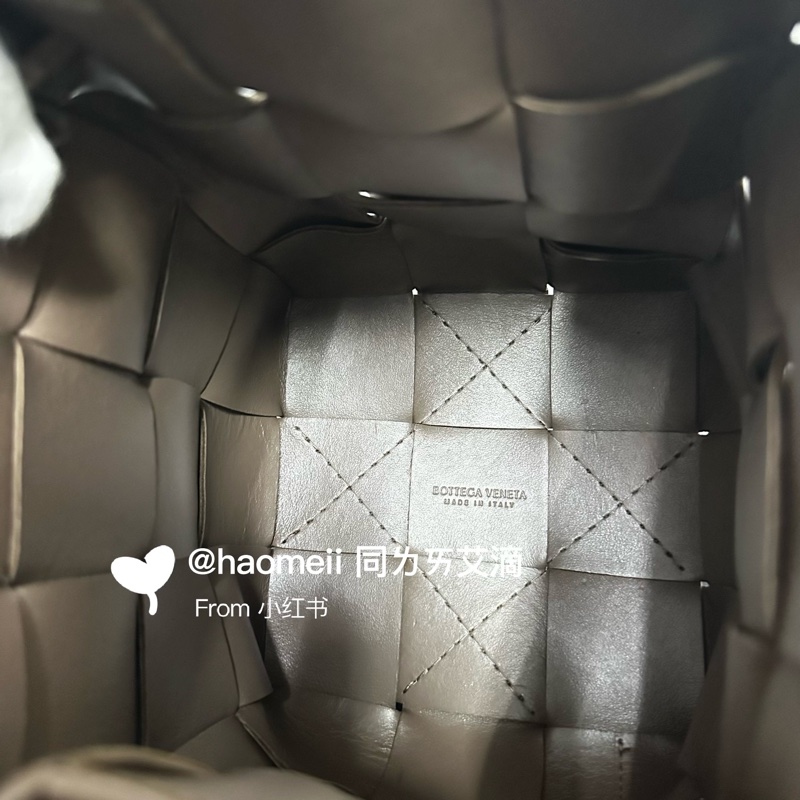 BOTTEGA VENETA Cassette 斜背水桶包-7