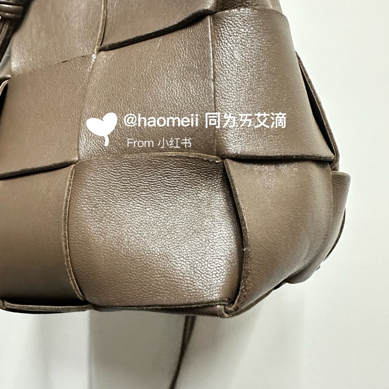 BOTTEGA VENETA Cassette 斜背水桶包-8