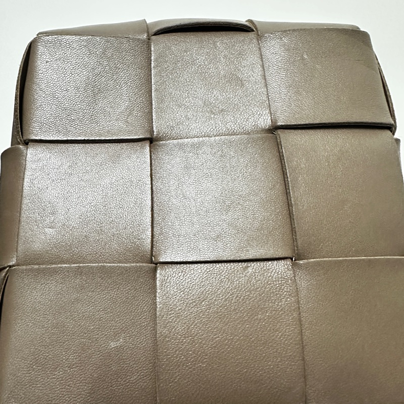 BOTTEGA VENETA Cassette 斜背水桶包-13