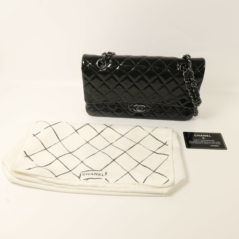 CHANEL 漆皮皮革Classic Medium銀扣鏈帶肩背袋-8