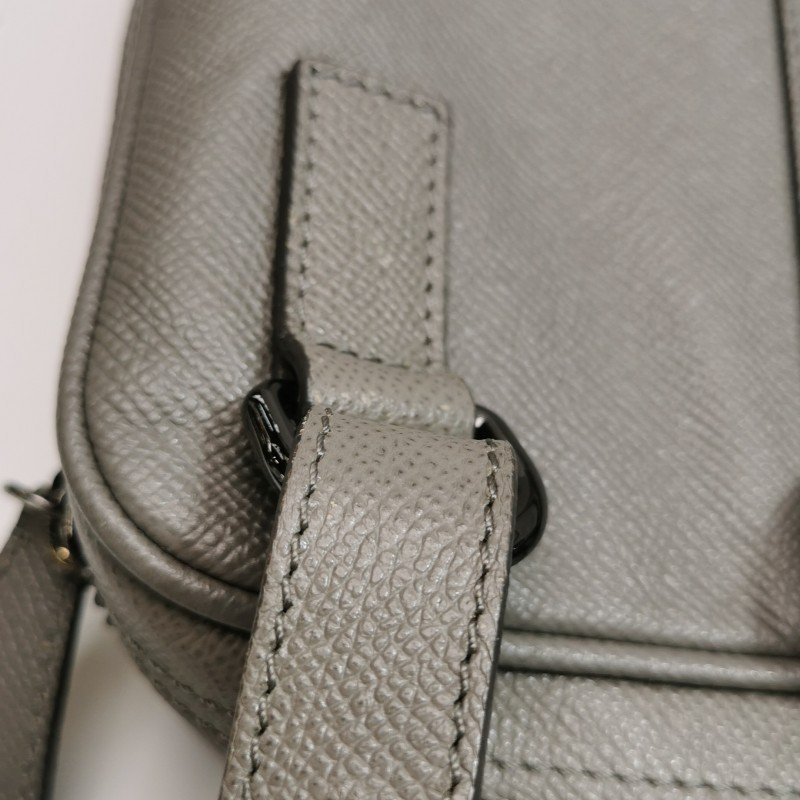 Burberry牛皮純色字母logo斜挎包單肩包-9