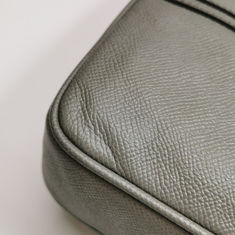 Burberry牛皮純色字母logo斜挎包單肩包-20