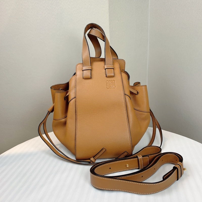 羅意威/Loewe Hammock 抽繩吊床包 太妃糖色 小號 可手提可斜背 20x15x21cm-0