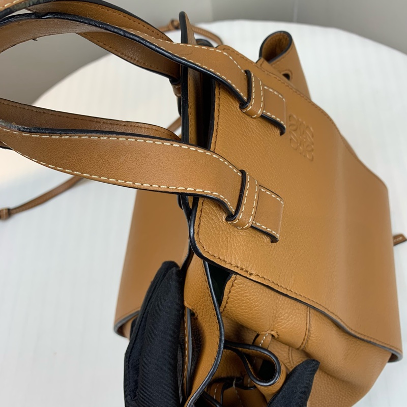 羅意威/Loewe Hammock 抽繩吊床包 太妃糖色 小號 可手提可斜背 20x15x21cm-3