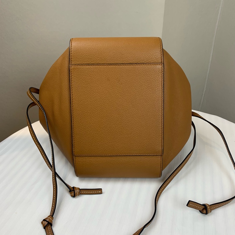 羅意威/Loewe Hammock 抽繩吊床包 太妃糖色 小號 可手提可斜背 20x15x21cm-4