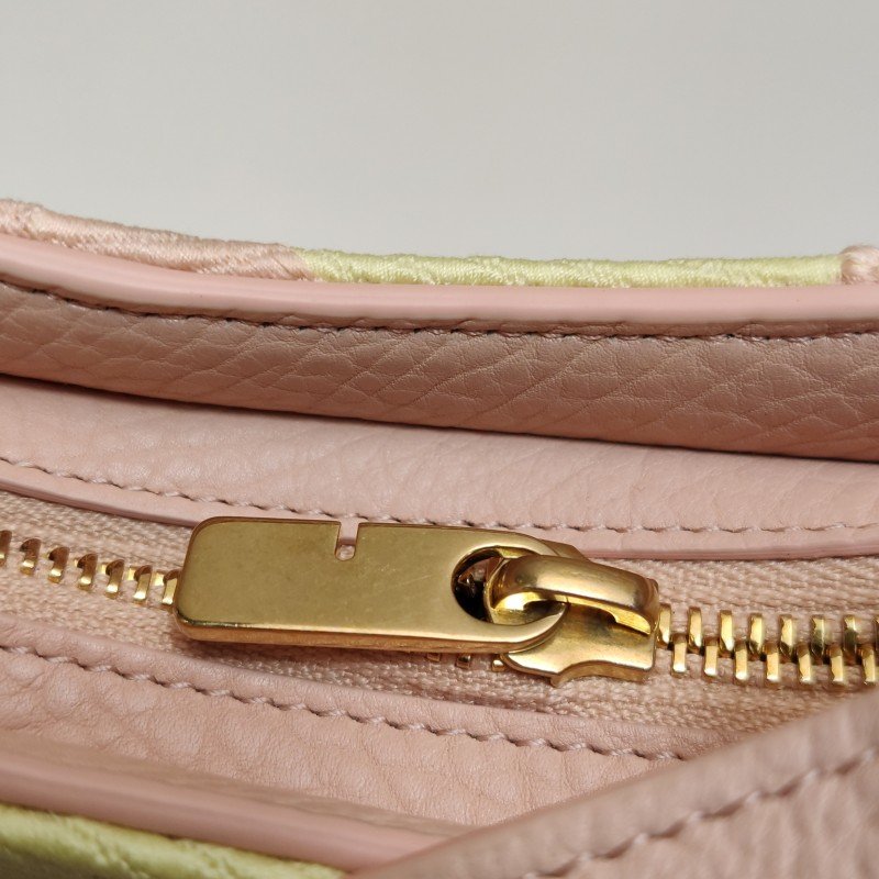 Burberry Chess牛皮拼色馬頭金屬裝飾單肩包9.8新-9