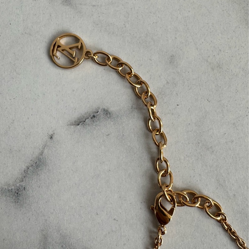 LV M06596 lv logo鑽金項鏈-4