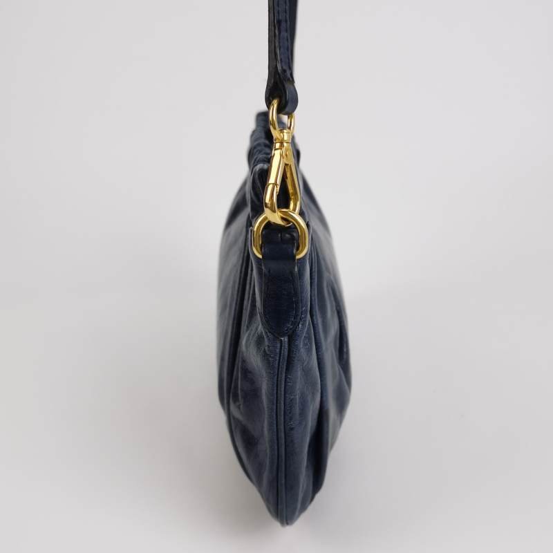 Miu Miu油蠟皮純色褶皺字母logo斜挎包單肩包-3