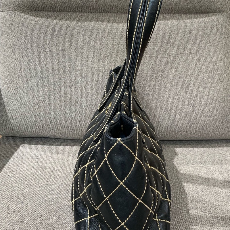 Chanel香奈兒 外縫線黑金配色托特大號 高23 底長36-2
